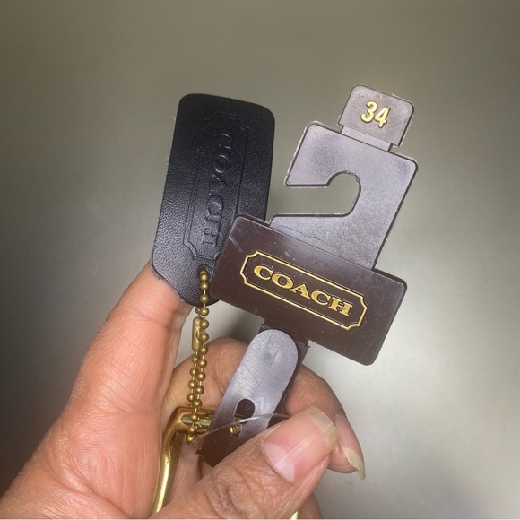 NWT Rare & Vintage Coach Belt Burnished Cowhide and Solid Brass - Size 34 in - Picture 3 of 9